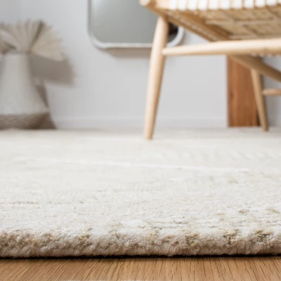 Casablanca CSB775 Hand Tufted Area Rug - Safavieh 5 Casablanca CSB775 Hand Tufted Area Rug - Safavieh - Image 3