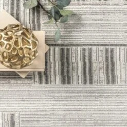 NuLOOM Violet Modern Abstract Linework Area Rug -Home Decor Shop GUEST 1fa2a197 468d 4a1f 8fcb 340934a6771e