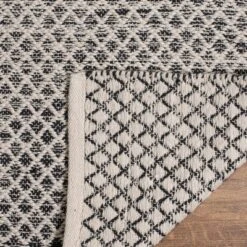 Montauk MTK601 Hand Woven Area Rug - Safavieh -Home Decor Shop GUEST 5780d117 9c52 4473 b299 0f7b119cbfa2