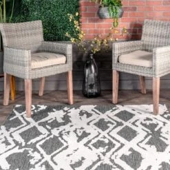 NuLOOM Blaire Textured Lattice Indoor/Outdoor Patio Area Rug -Home Decor Shop GUEST 767f36be 2668 4b45 adcd 2ca8be5e6e12