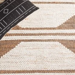 Natural Fiber NF225 Hand Woven Area Rug - Safavieh -Home Decor Shop GUEST 7990cd7f 253d 4141 8d8a bd01bf33627f