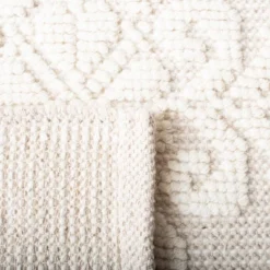 Freddie Medallion Woven Rug - Safavieh -Home Decor Shop GUEST a7c7e4b4 2e04 453d 8965 21c59b1abf98